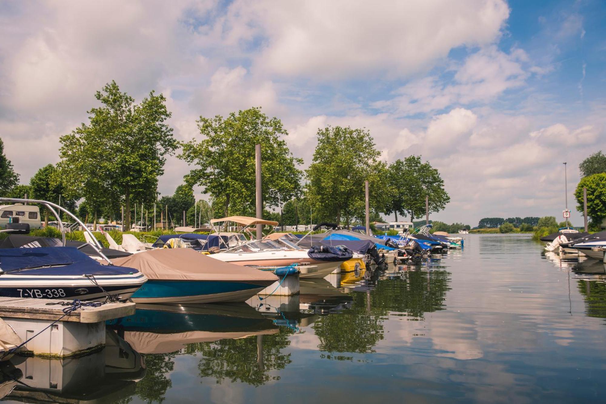 Marinapark Bad Nederrijn Hotell Maurik Exteriör bild