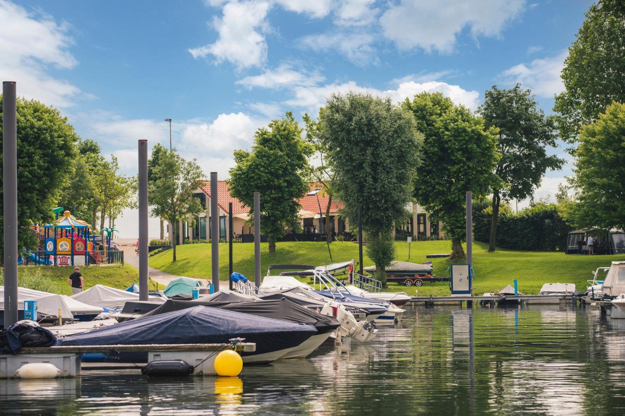 Marinapark Bad Nederrijn Hotell Maurik Exteriör bild
