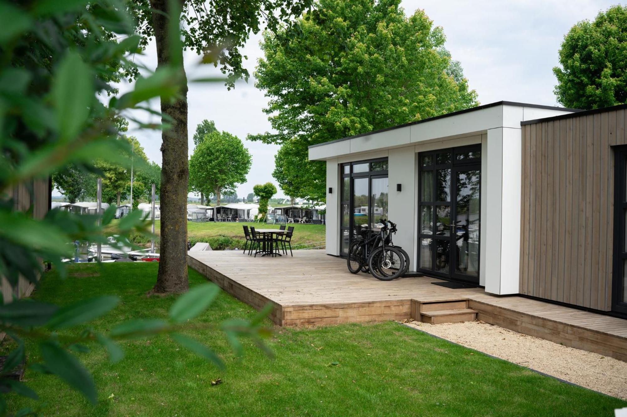 Marinapark Bad Nederrijn Hotell Maurik Exteriör bild