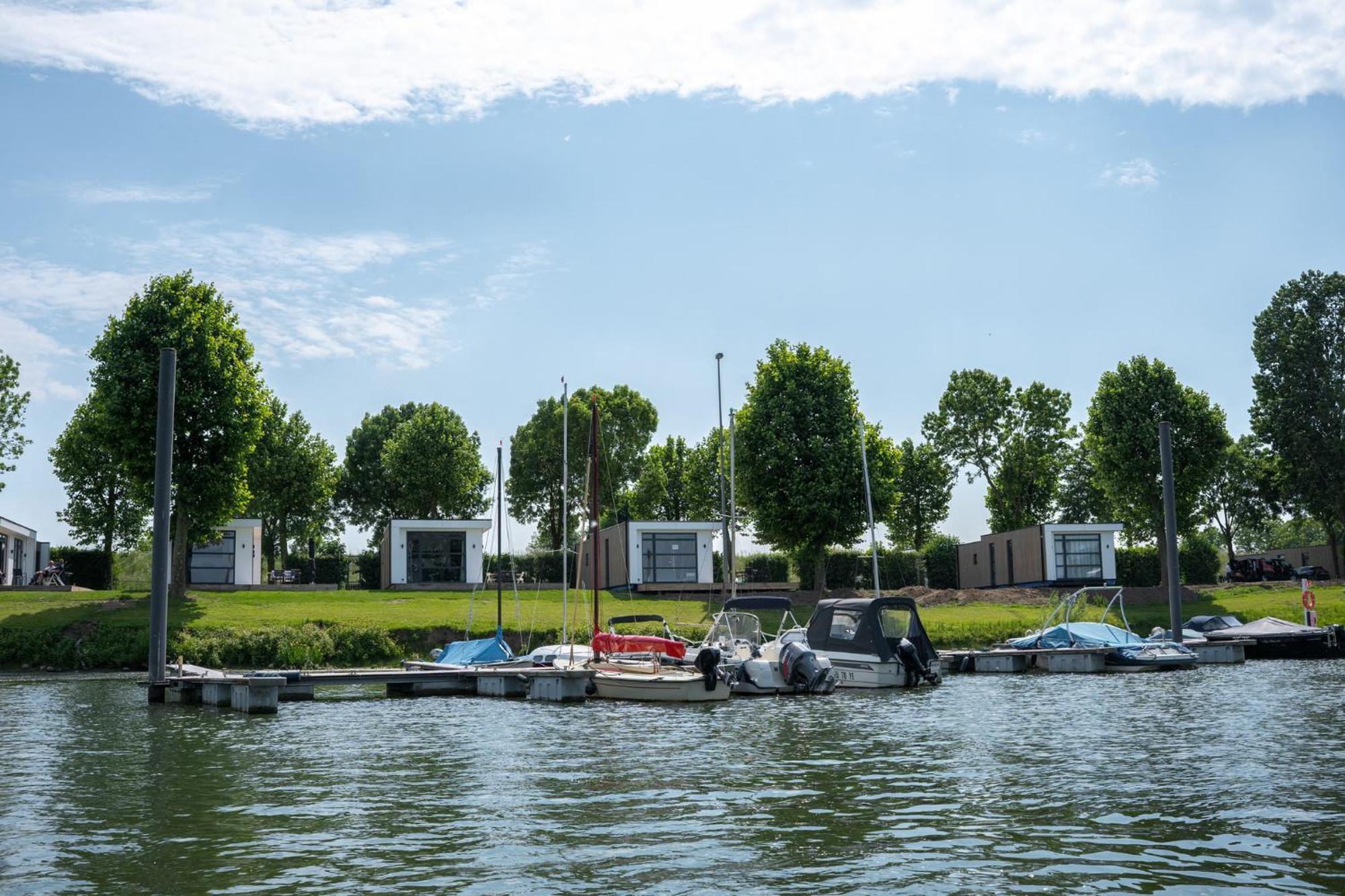 Marinapark Bad Nederrijn Hotell Maurik Exteriör bild