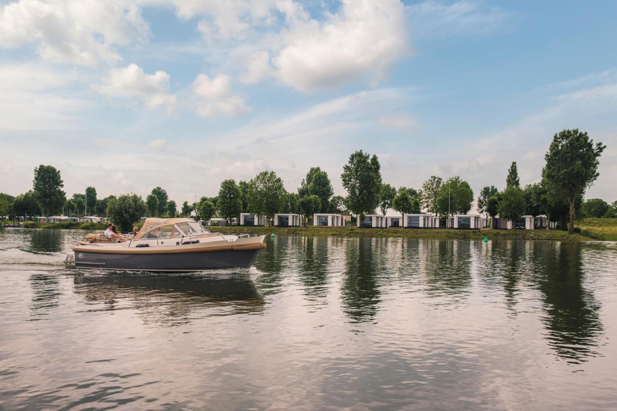 Marinapark Bad Nederrijn Hotell Maurik Exteriör bild