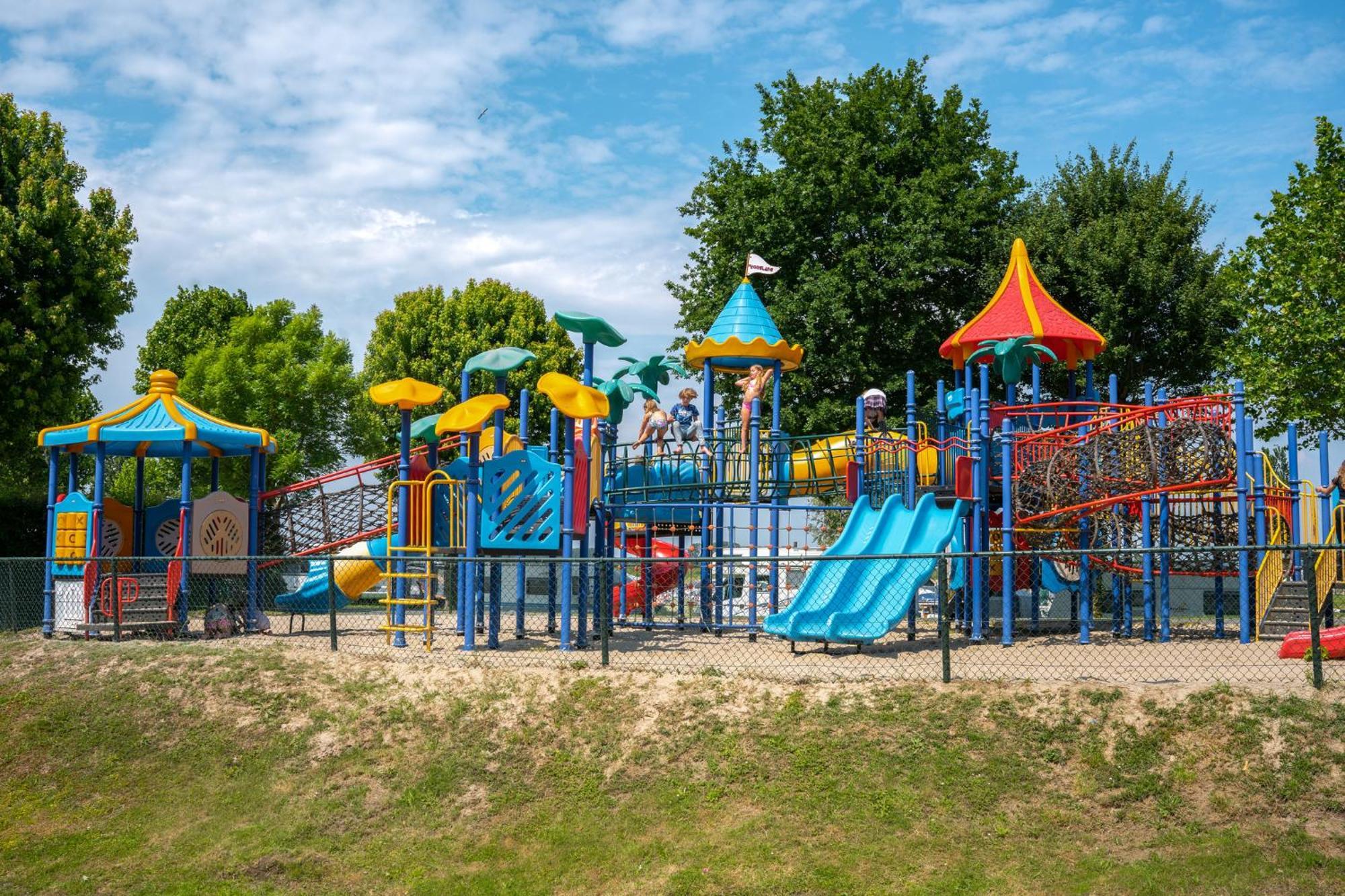 Marinapark Bad Nederrijn Hotell Maurik Exteriör bild